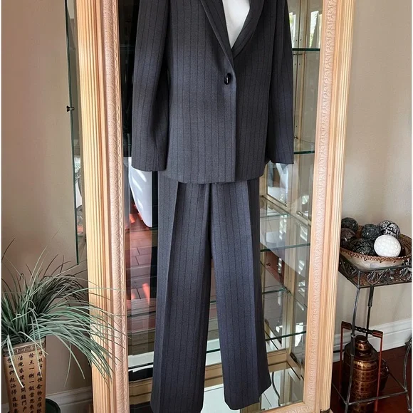 Elegant Suit. Rich gray w/black pinstripes.  Side pockets on slacks. - Picture 2 of 4